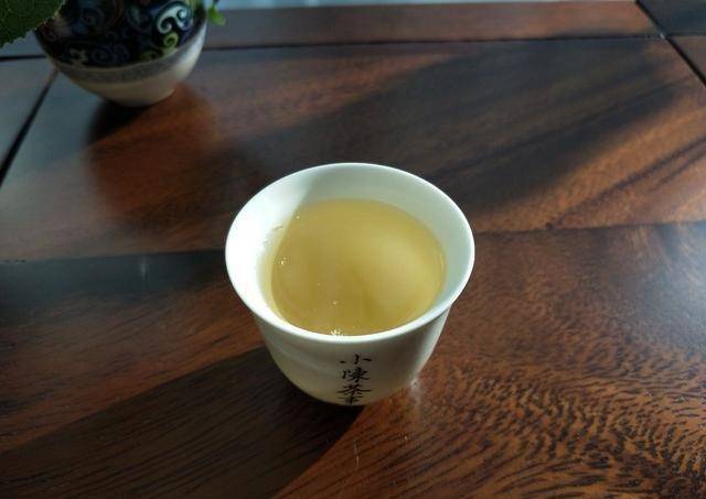沸水，是好茶的试金石，温水冲泡的茶叶，连好茶的入场券都得不到