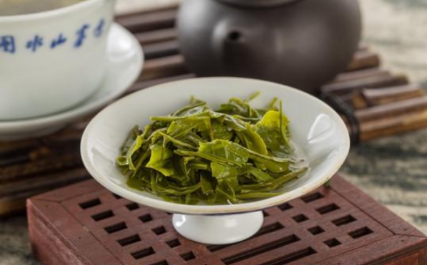 这款茶，与乾隆爷无关，但看到名字却能想起，它是湖北省众茶之首