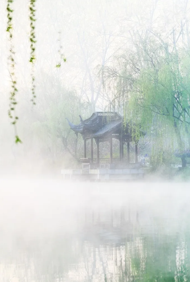 何时一樽酒，重与细论文。